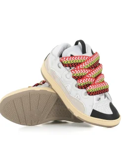 Sneakers Curb