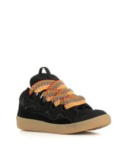 Sneakers Curb